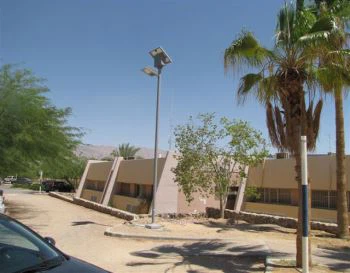 7M 40W Top Batteria Lampioni Solari